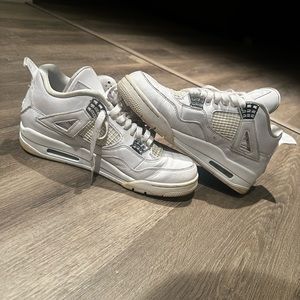 Jordan 4 “ pure money”
No box
Size 10